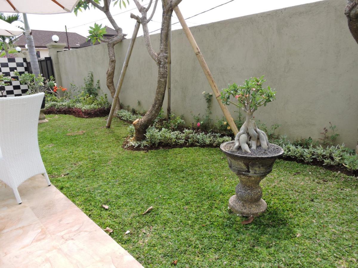 Kartika Villas Lovina  Exterior photo